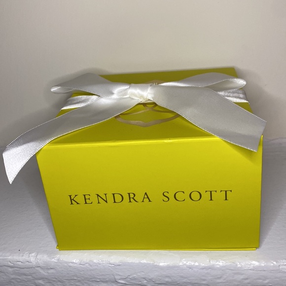 NWT🚀  Gold Necklace full set - Picture 5 of 5